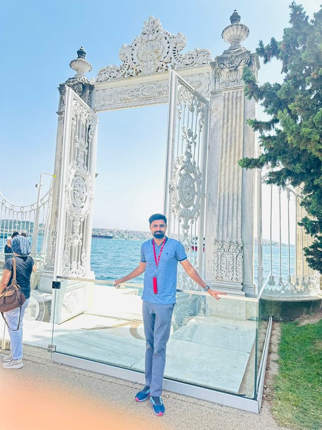 Waqas Riaz, founder of Velisto